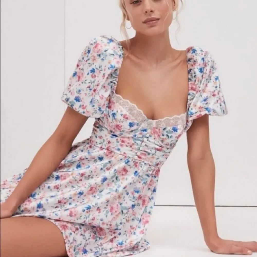 For love & Lemons Floral Print mini Dress with Lace Trim, M